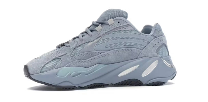 Adidas yeezy Boost 700 v2 en azul claro