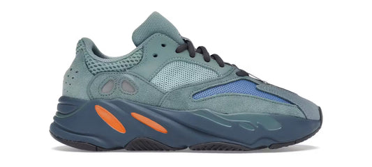 Adidas yeezy Boost 700 en azul celeste decorado