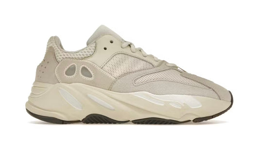 adidas Yeezy Boost 700
Analog