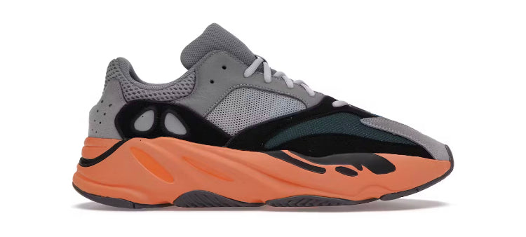 Adidas Yeezy Boost 700 en anaranjado decolorado