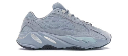 Adidas yeezy Boost 700 v2 en azul claro